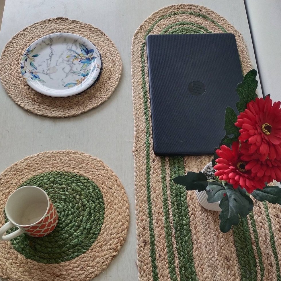 Gröna runda och ovala juteunderlägg
