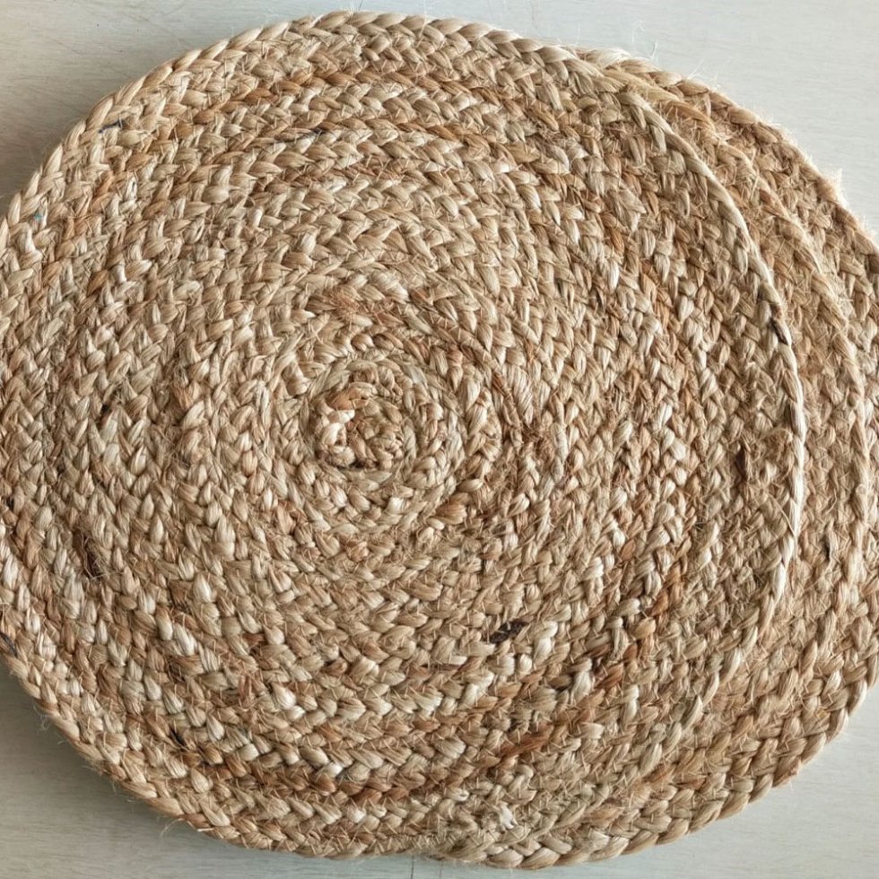 Juteflätade runda placemats - Bild 2