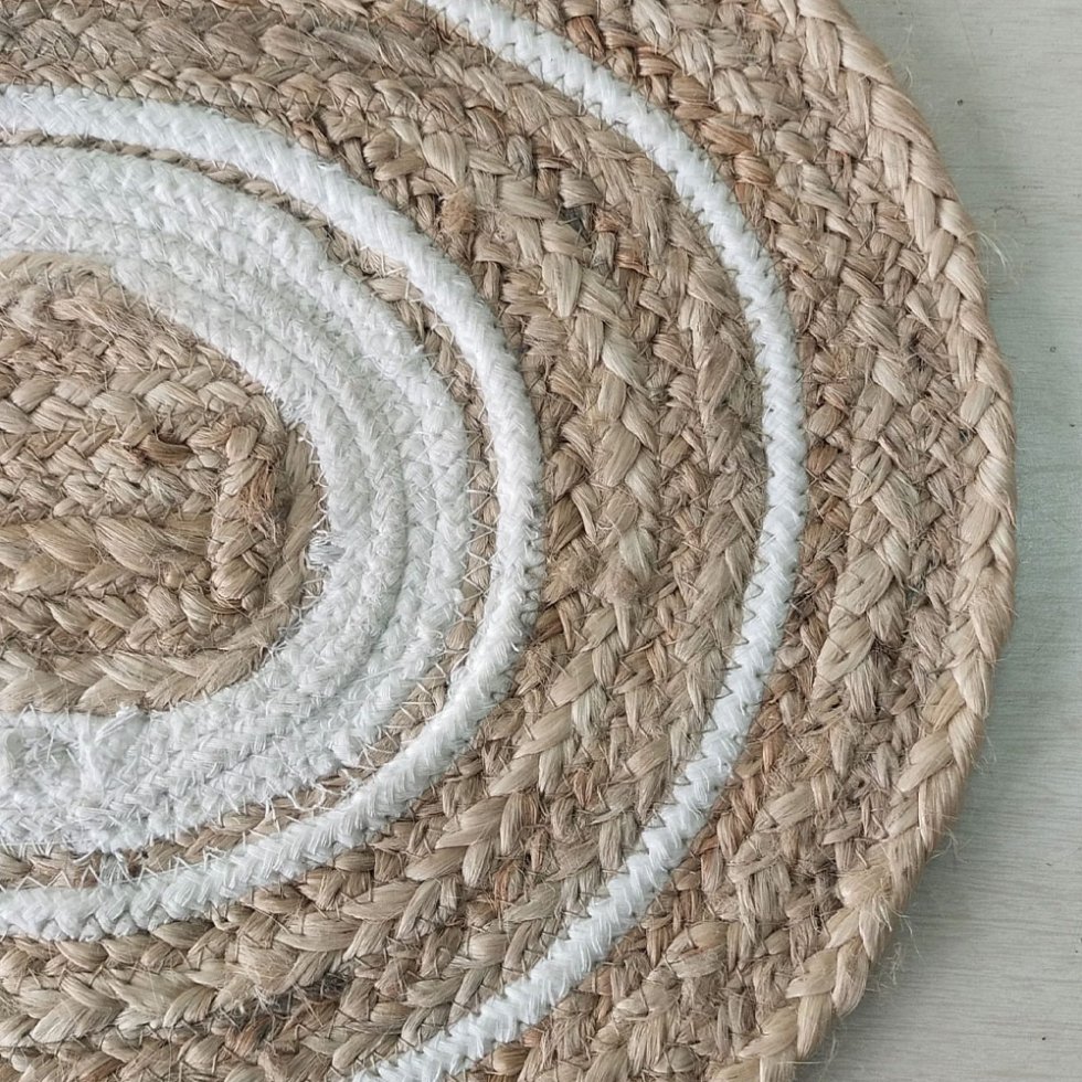 Oval bordslöpare och bordsunderlägg i jute med vit kant - Bild 4