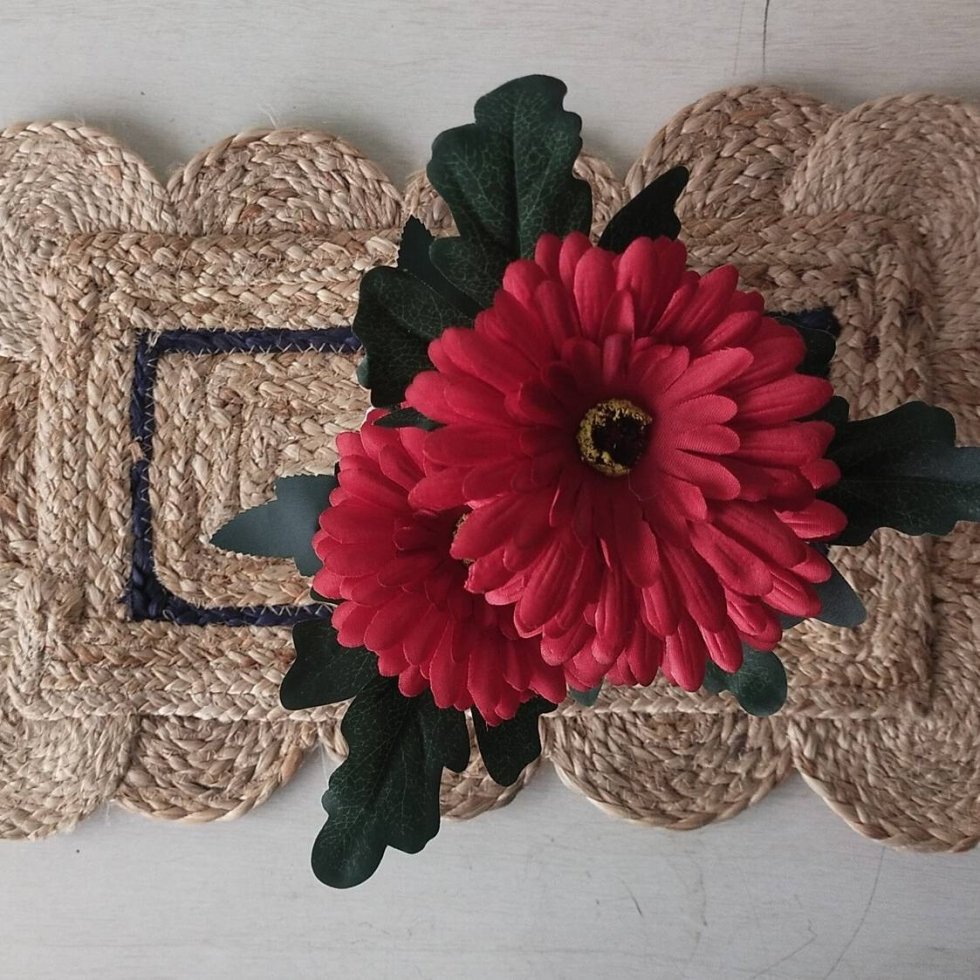 Skulpterade bordstabletter i jute - Bild 2