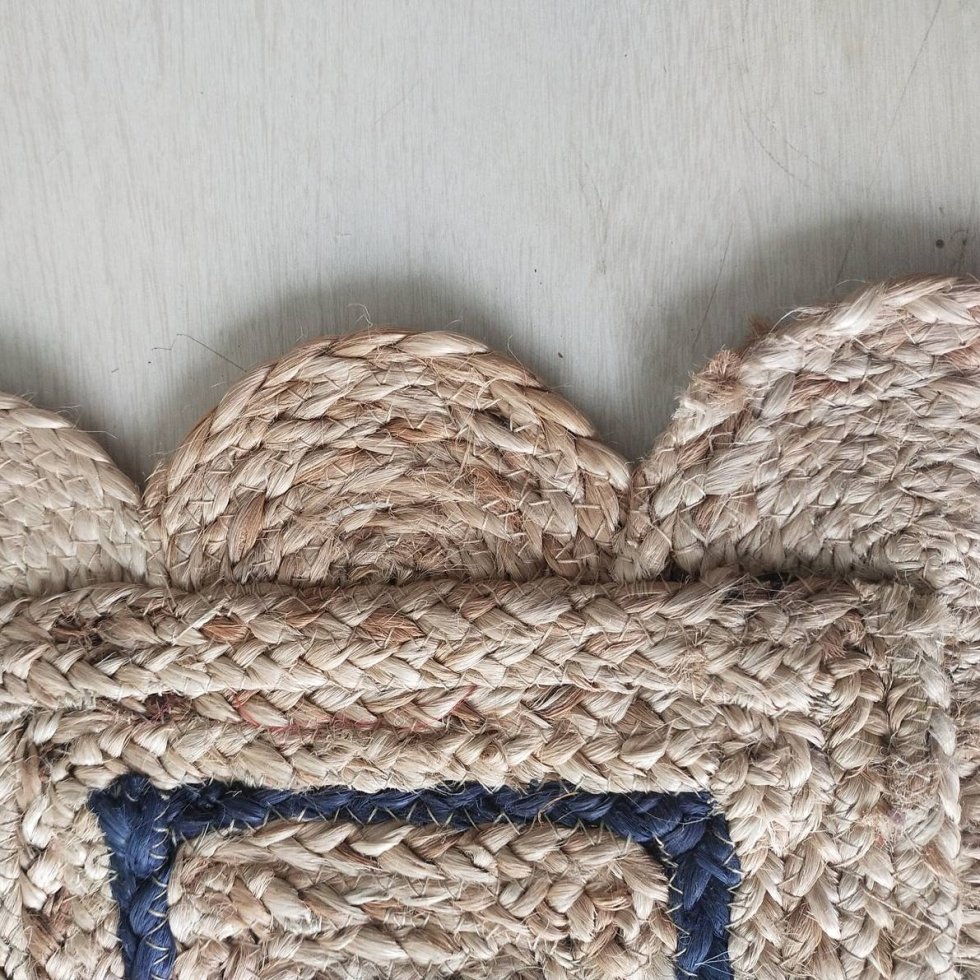 Skulpterade bordstabletter i jute - Bild 3