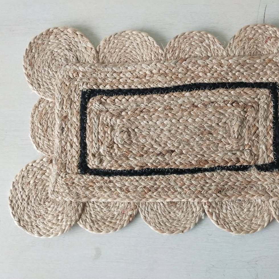 Skulpterade juteplacemats med svart kant - Bild 2