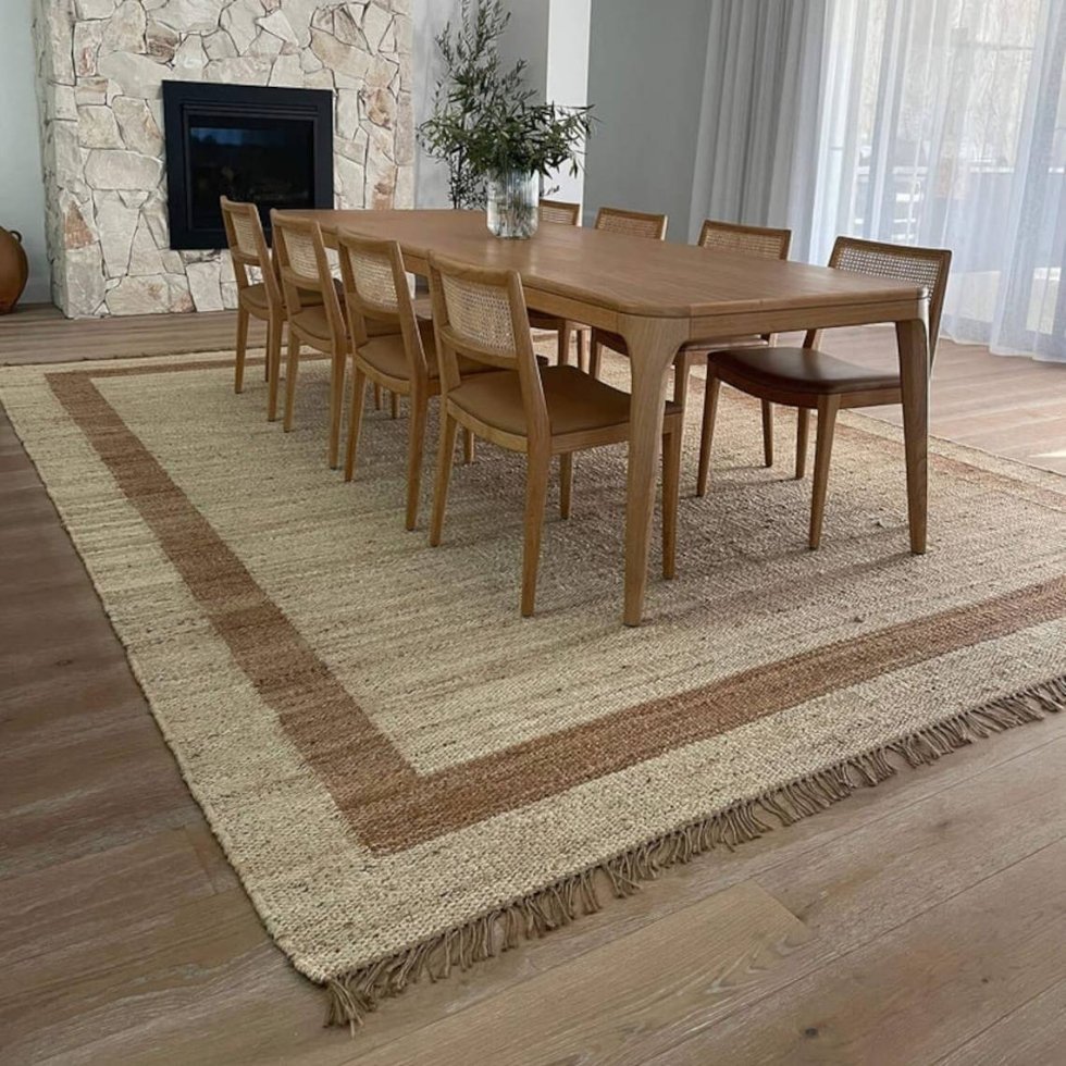 Matta i vit och naturfärgad jute med tofsar - Bild 3