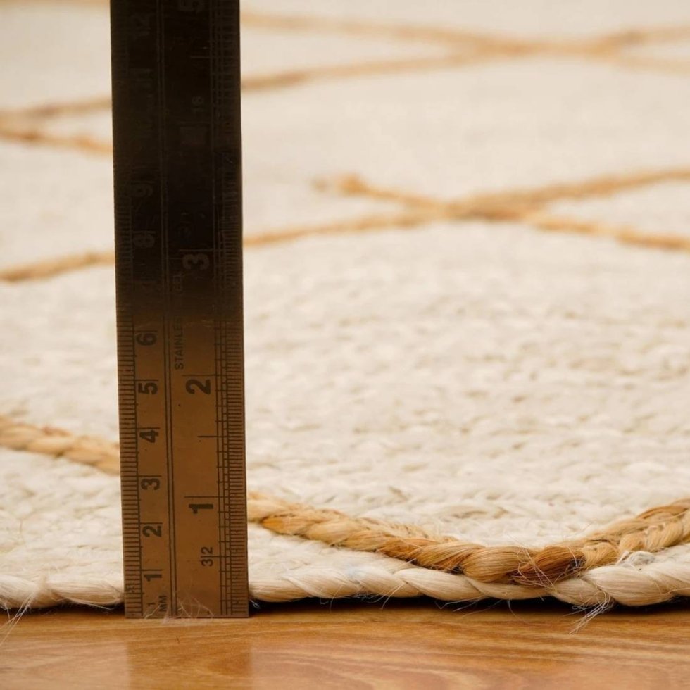 Vit matta av flätad jute med strukturerad naturlig diamant - Bild 4
