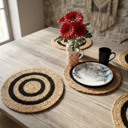 Black target jute placemats