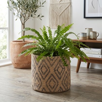 Minimal black diamond jute basket